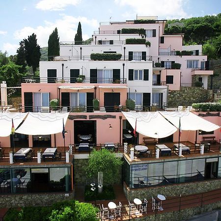 Residence Borgo San Sebastiano Bergeggi Exterior photo