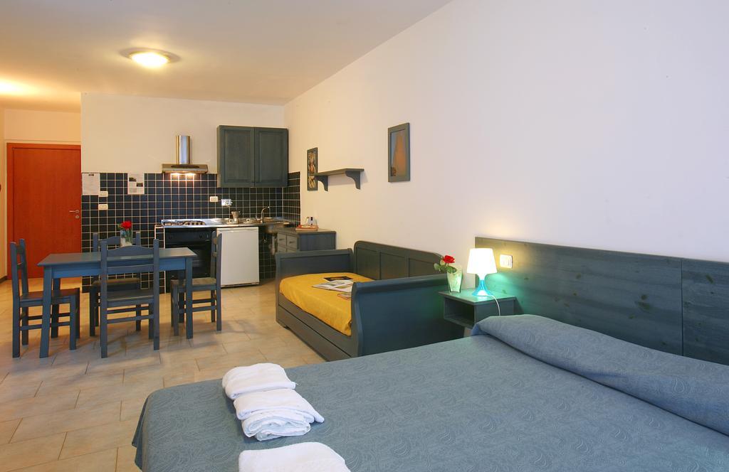 Residence Borgo San Sebastiano Bergeggi Room photo